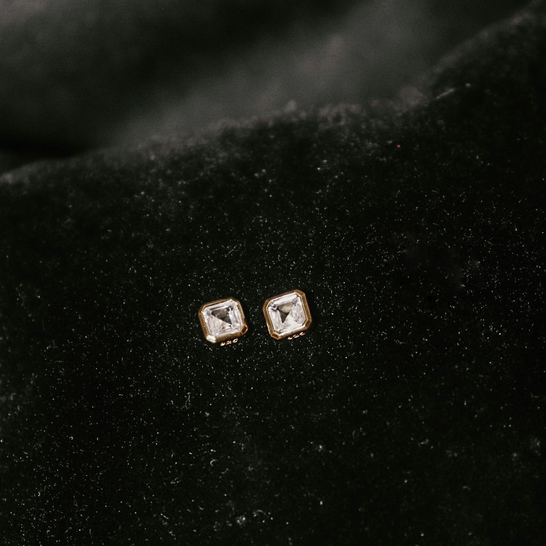 BRINCOS QUADRADOS EM PRATA TI SENTO