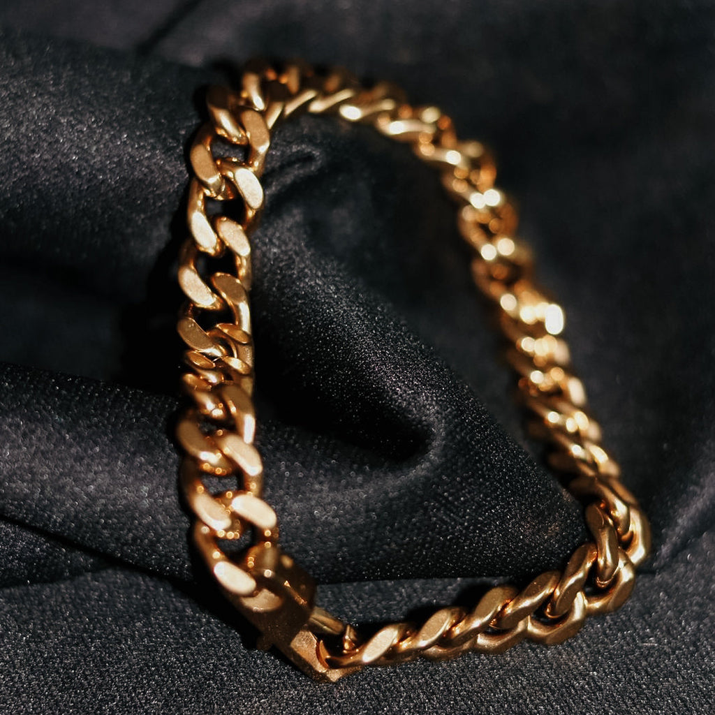 PULSEIRA HYPE EM AÇO GUESS