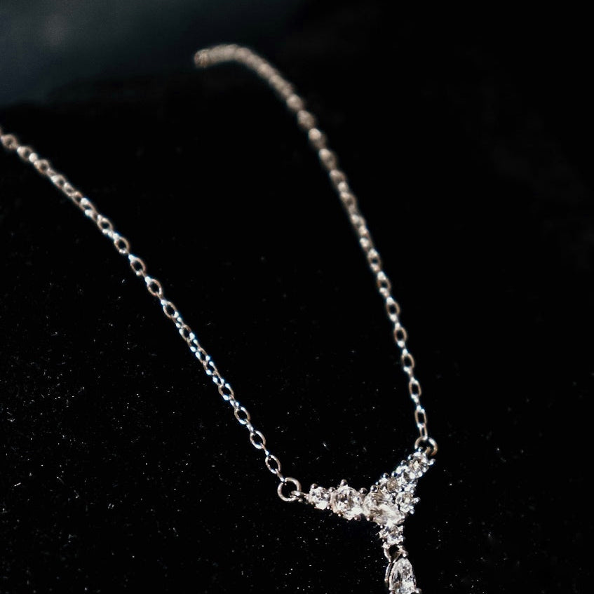 COLAR JARDIN EM PRATA COM ZIRCÓNIAS GUESS