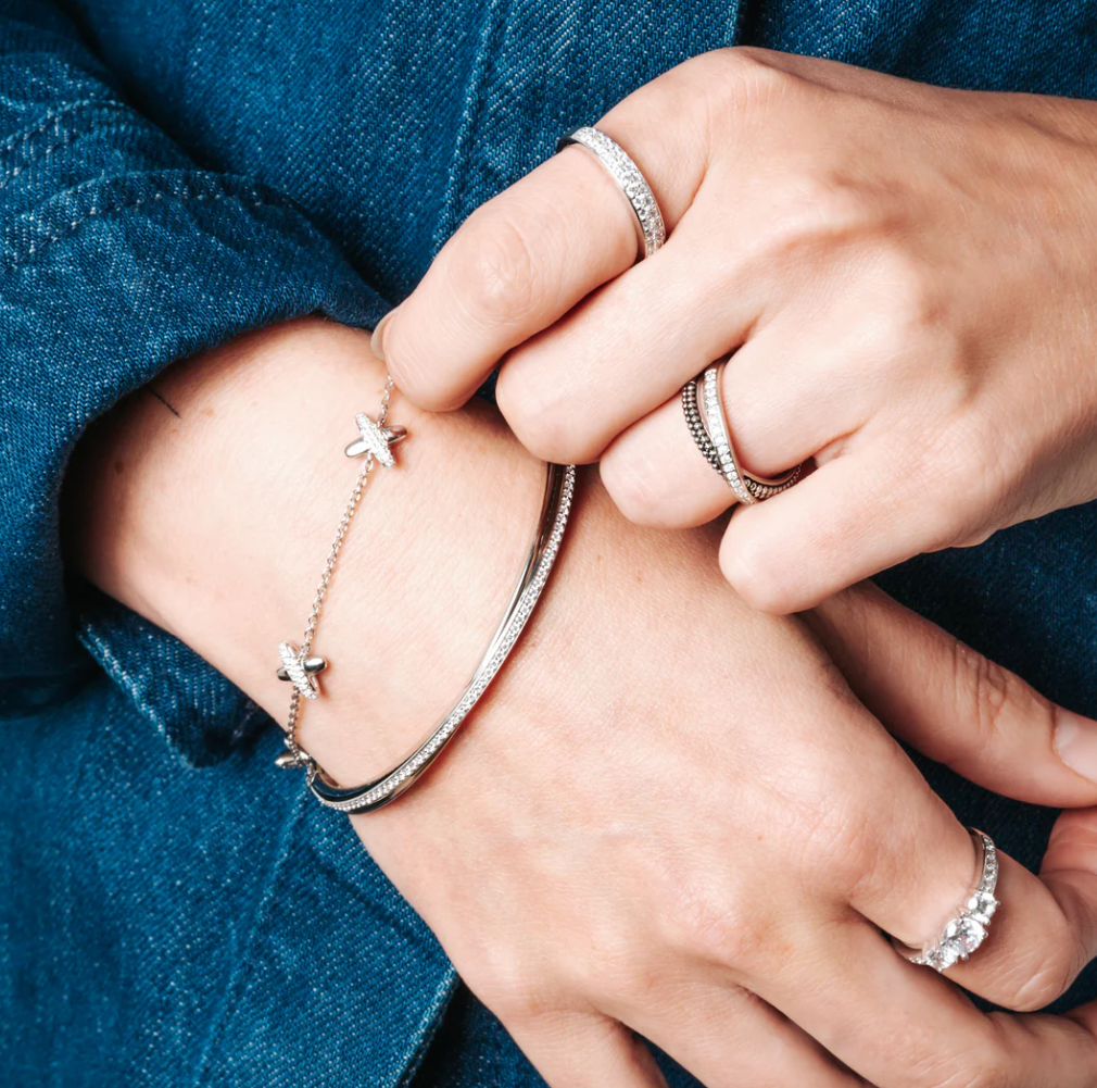 ANEL TI SENTO EM PRATA COM ZIRCÓNIA CÚBICAS