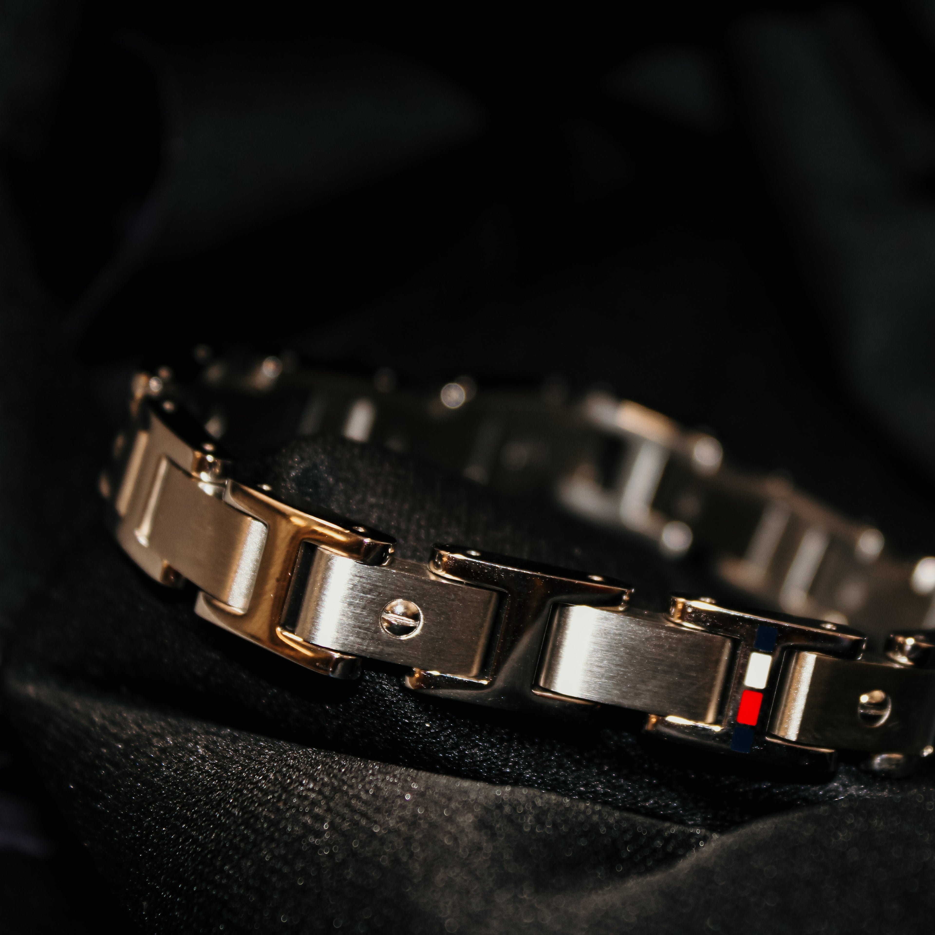 PULSEIRA ELOS EM AÇO TOMMY HILFIGER