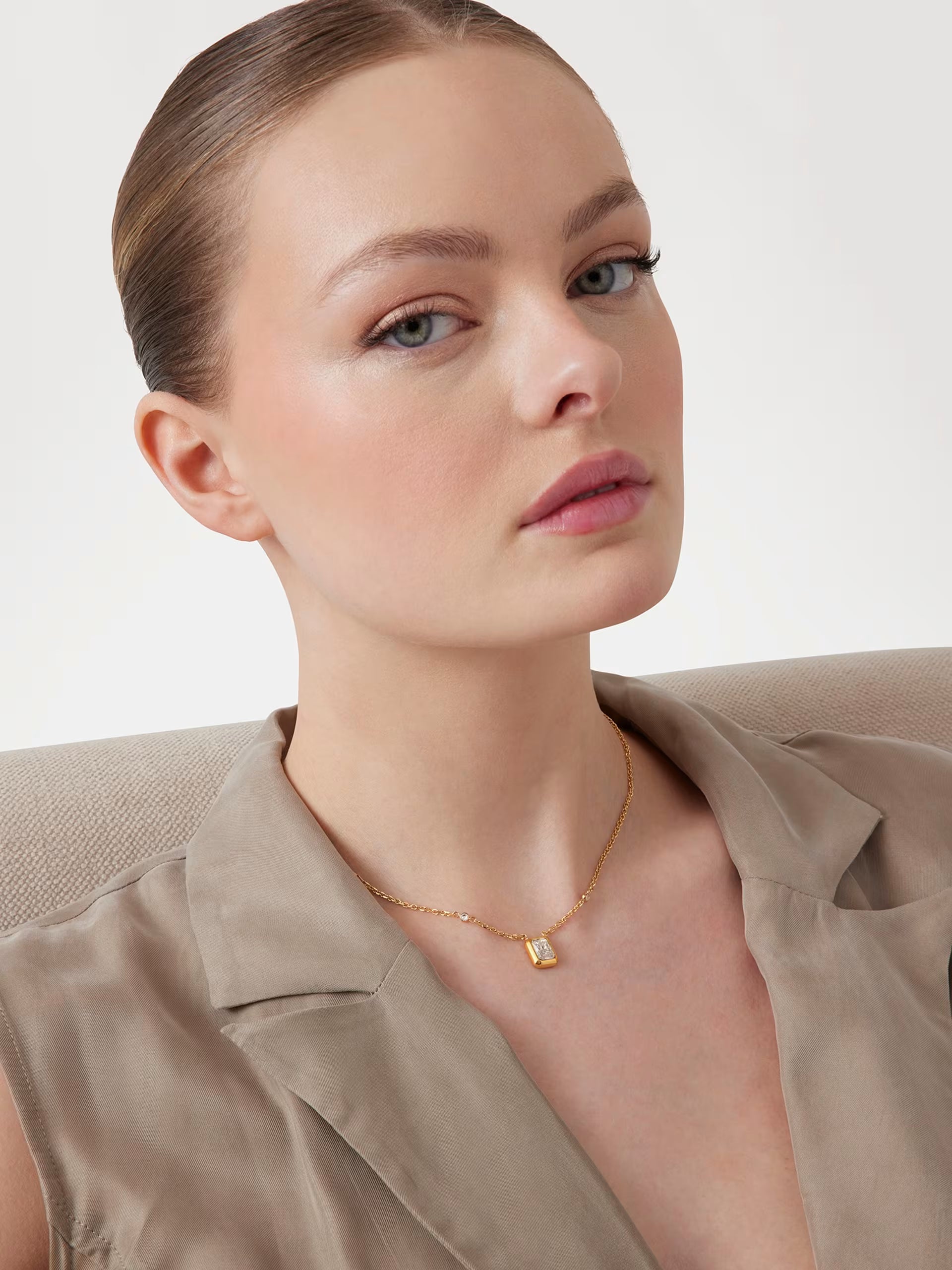 COLAR 4G LIGHT EM AÇO GUESS