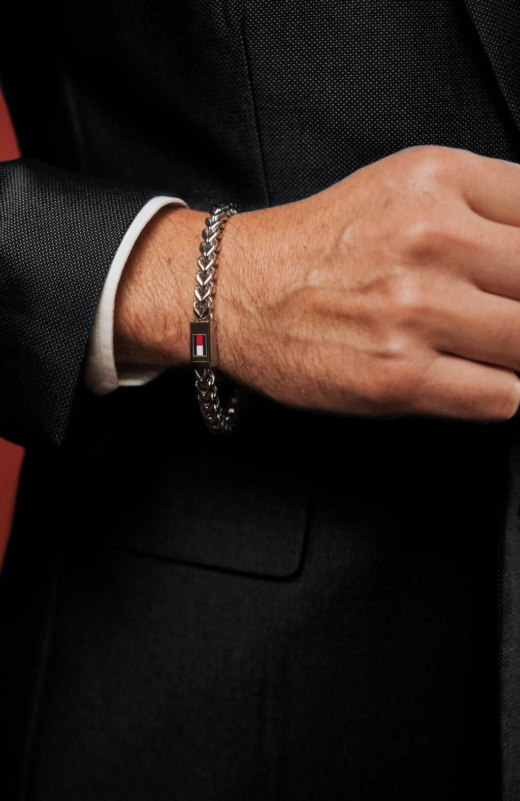 PULSEIRA DE CORRENTE ENTRANÇADA EM AÇO TOMMY HILFIGER