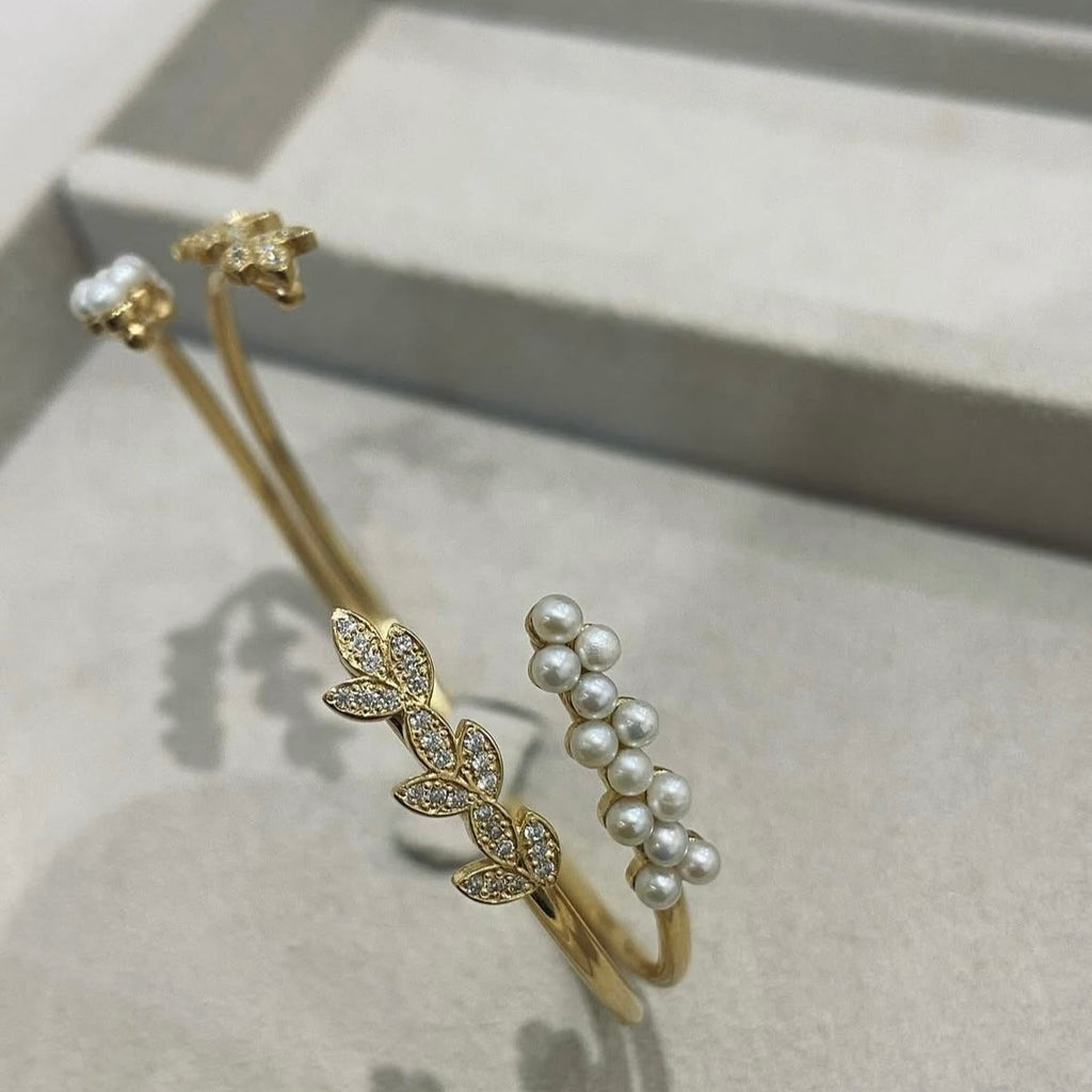 PULSEIRA EM PRATA DOURADA MARJORIE SYNGULARIS